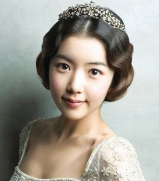 韩式最美短发新娘造型1