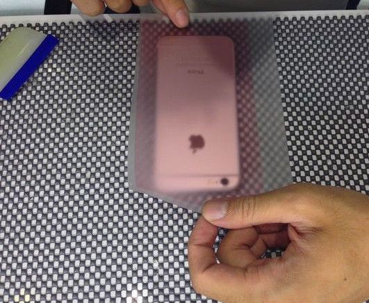 几十分钟让iPhone 6变成粉红色3