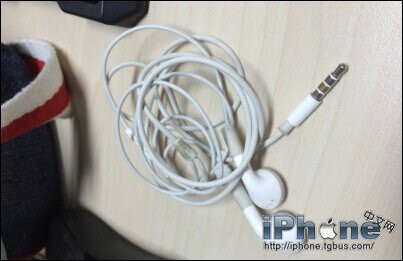 iPhone耳机为何总杂乱无章的缠绕成一团1