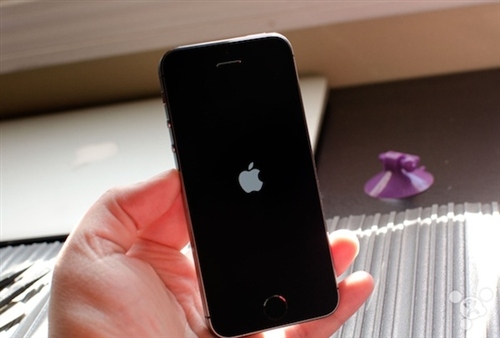 iPhone 5s屏幕组件拆装教程23