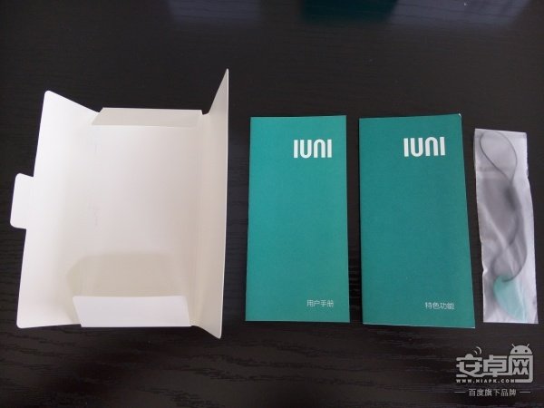 IUNI U3白色版上手评测11