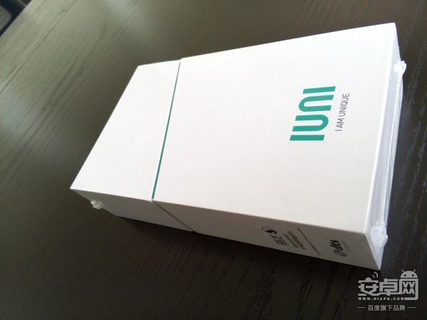 IUNI U3白色版上手评测5
