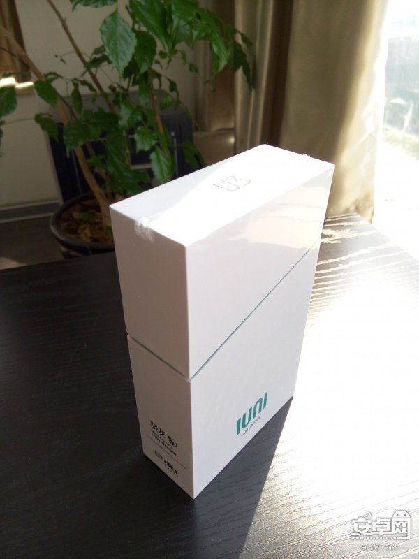 IUNI U3白色版上手评测3