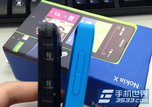 Nokia X后盖怎么打开？2