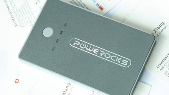 【酷玩配件】信用卡大小的Powerocks手机备用电源2