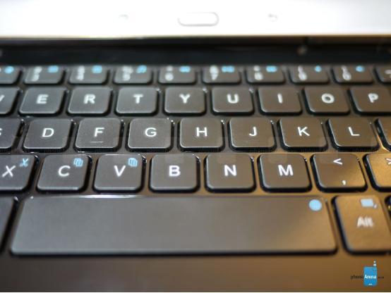 Galaxy Tab S 10.5罗技蓝牙键盘保护壳上手1