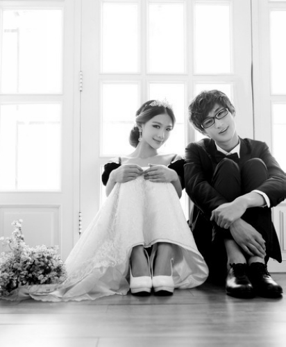 黑白韩式内景婚纱照2