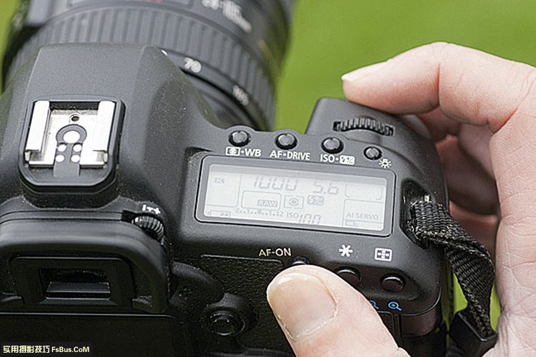 职业摄影师使用相机的6个细节1