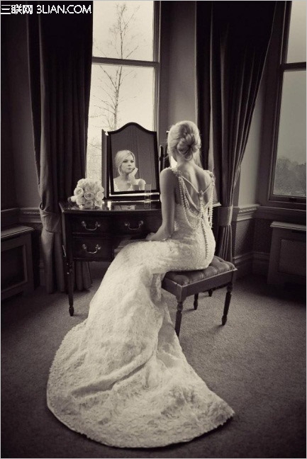 巧用镜子拍出不一样的婚纱摄影1