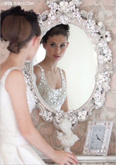 巧用镜子拍出不一样的婚纱摄影2