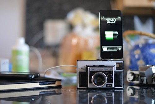 美工课时间到啦25：DIY旧相机改装成iPhone充电插座1