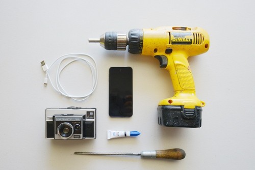 美工课时间到啦25：DIY旧相机改装成iPhone充电插座2