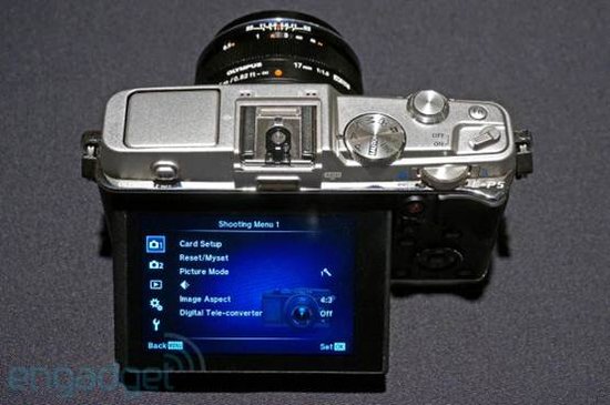 奥林巴斯E-P5造型复古功能全面的微单相机2