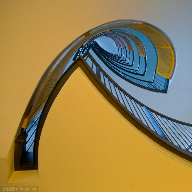 作品赏析：极富创意的旋转楼梯摄影作品5