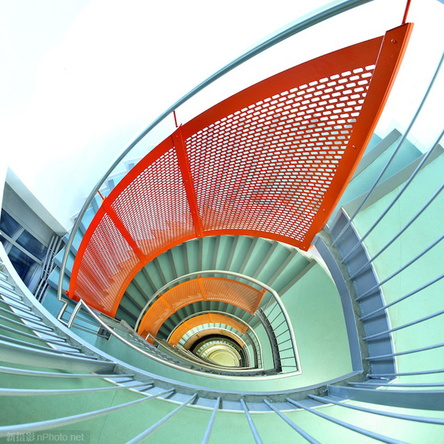 作品赏析：极富创意的旋转楼梯摄影作品4