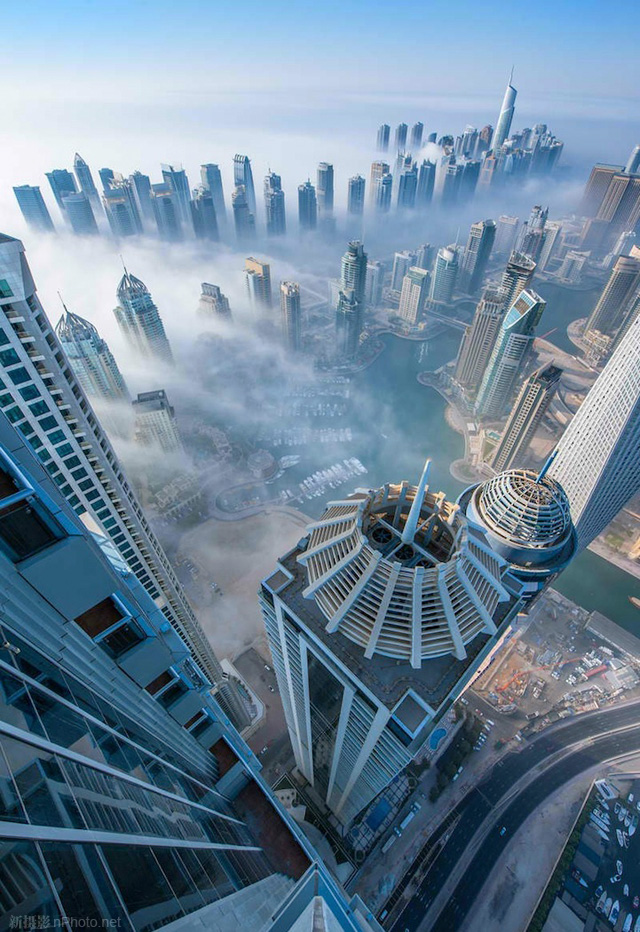 作品赏析：云之城 浓雾中的迪拜2