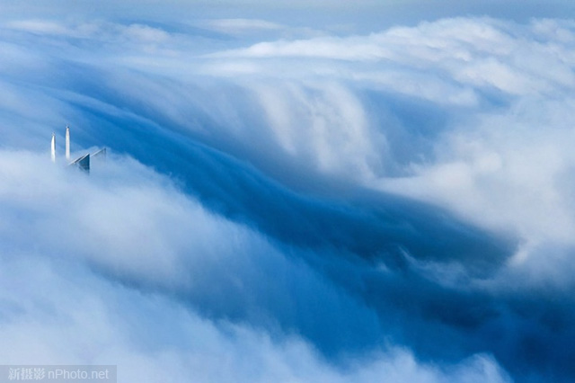 作品赏析：云之城 浓雾中的迪拜7