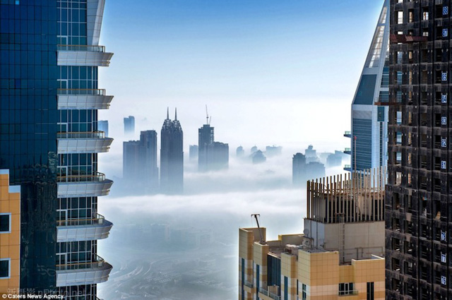 作品赏析：云之城 浓雾中的迪拜8