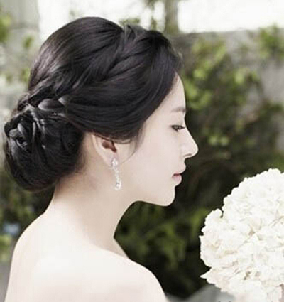 最新韩式新娘盘发图片1