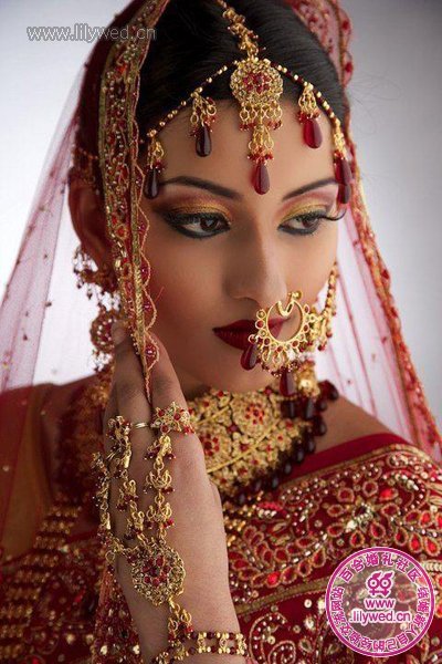 传统印度新娘发型3