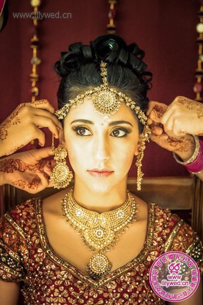 传统印度新娘发型1