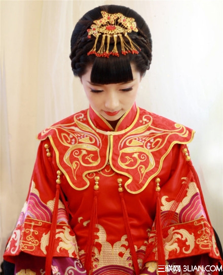 中式婚礼之新娘端庄典雅发型5