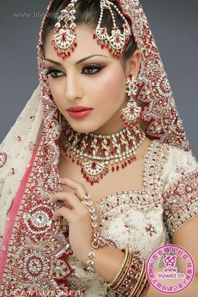 传统印度新娘发型2