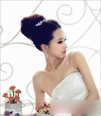 2014韩式清新甜美新娘婚纱照造型2