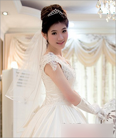 端庄典雅最新韩式新娘发型4