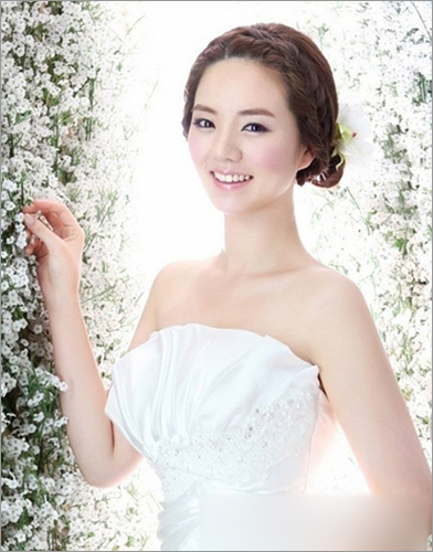 2013韩系唯美清新范儿新娘发型1