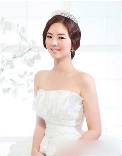 2013韩系唯美清新范儿新娘发型4
