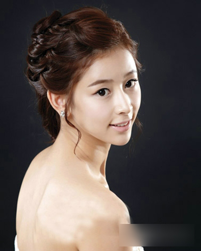 彰显美丽韩式新娘发型6
