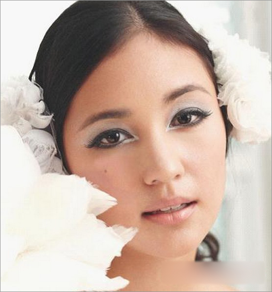 传统美丽中式新娘妆2