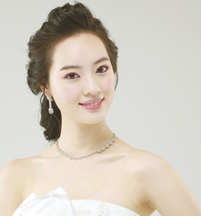 演绎浪漫童话韩式新娘发型3