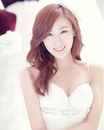 韩国女星示范娇美新娘发型4