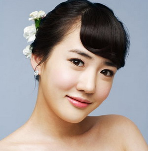 俏丽的韩式新娘妆3