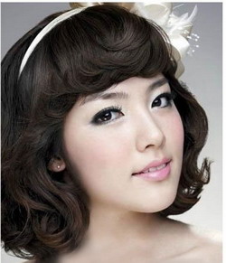 唯美的韩式新娘妆发型1