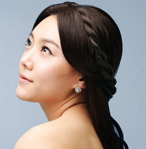 俏丽的韩式新娘妆5