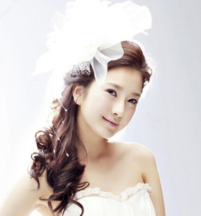 演绎浪漫童话韩式新娘发型7