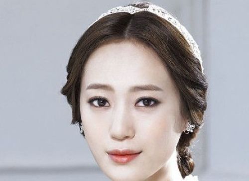 韩式无刘海女神范新娘发型6