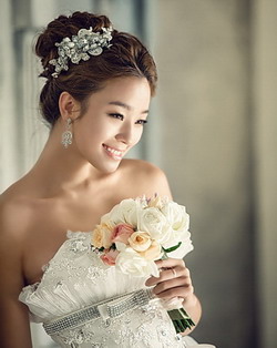 唯美的韩式新娘妆发型2
