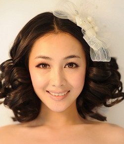 唯美的韩式新娘妆发型3
