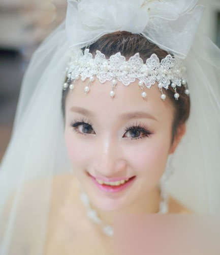 2013最新尽显韩式唯美风情新娘发型4