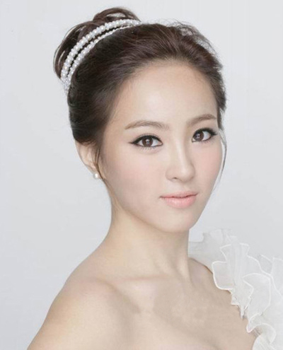 演绎浪漫童话韩式新娘发型1