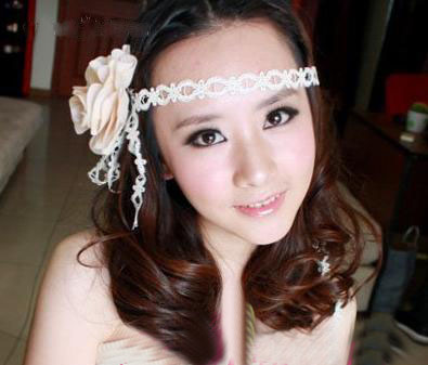 2013时尚优雅韩式新娘发型1