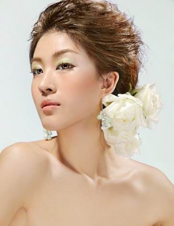 教你打造2012最新浪漫韩式新娘妆7