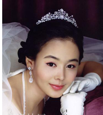 教你打造2012最新浪漫韩式新娘妆6