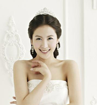 教你打造2012最新浪漫韩式新娘妆8