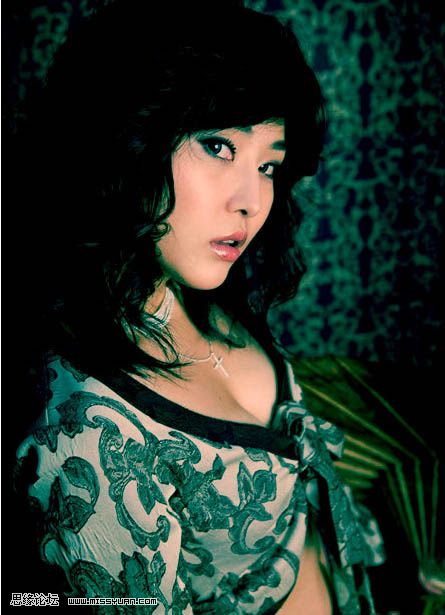 PhotoShop为美女照片制作反转负冲效果3