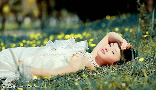 Photoshop调出躺在草地漂亮精灵女孩2